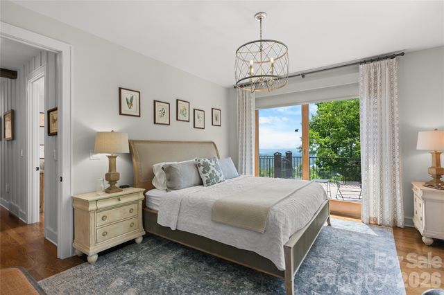 100 Meadow Ridge Drive, Lake Toxaway, NC 28747