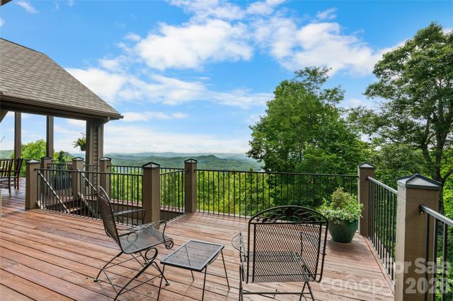 100 Meadow Ridge Drive, Lake Toxaway, NC 28747