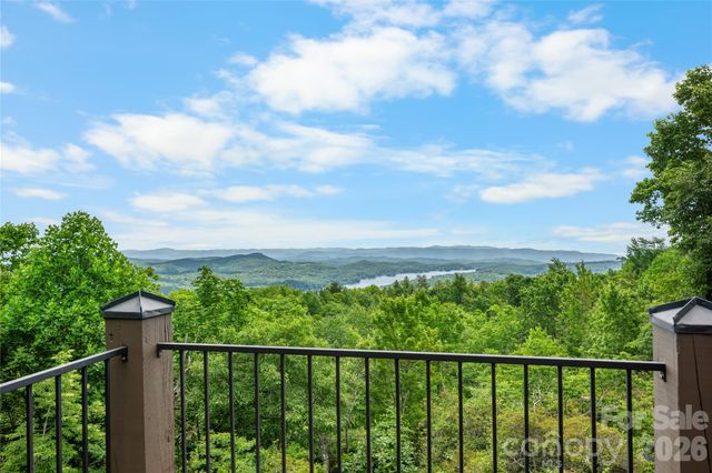 100 Meadow Ridge Drive, Lake Toxaway, NC 28747