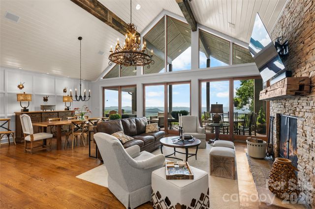 100 Meadow Ridge Drive, Lake Toxaway, NC 28747