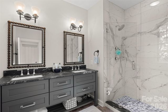 100 Meadow Ridge Drive, Lake Toxaway, NC 28747