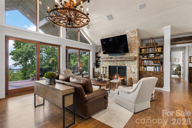 100 Meadow Ridge Drive, Lake Toxaway, NC 28747