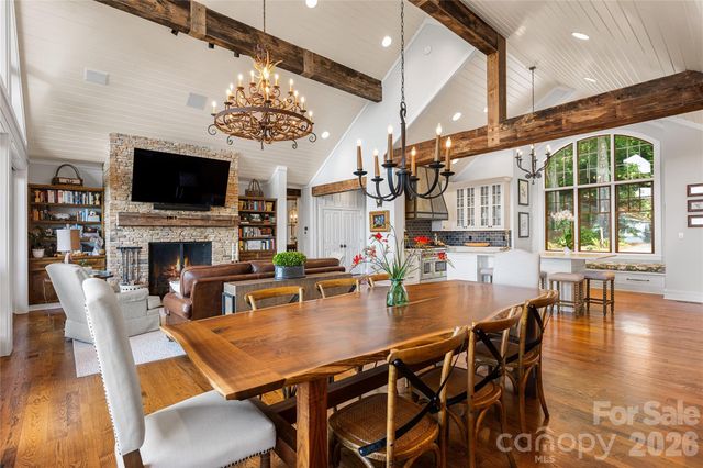 100 Meadow Ridge Drive, Lake Toxaway, NC 28747
