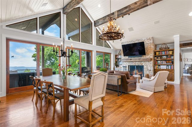 100 Meadow Ridge Drive, Lake Toxaway, NC 28747