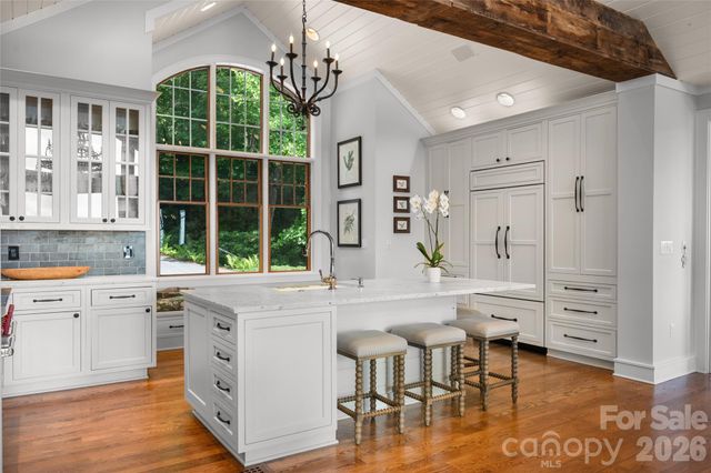100 Meadow Ridge Drive, Lake Toxaway, NC 28747