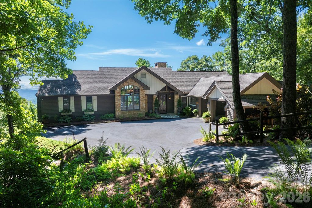 100 Meadow Ridge Drive, Lake Toxaway, NC 28747
