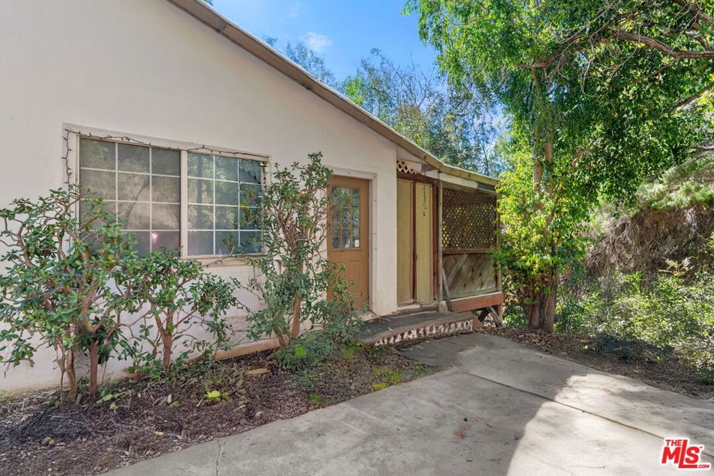 877 Montecito Drive, Los Angeles, CA 90031 — photo 2