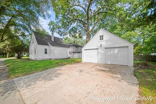 32 Holly Street Sw, City Of Wyoming, MI 49548