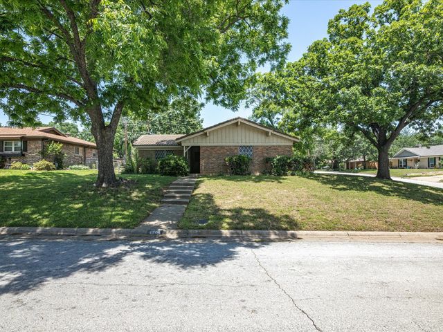 1904 Marlene Drive, Euless, TX 76040