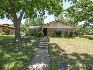 1904 Marlene Drive, Euless, TX 76040