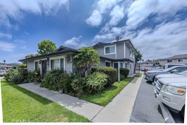 16684 Arbor 110C, Huntington Beach, CA 92647