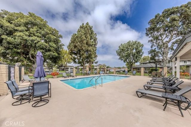 16684 Arbor 110C, Huntington Beach, CA 92647