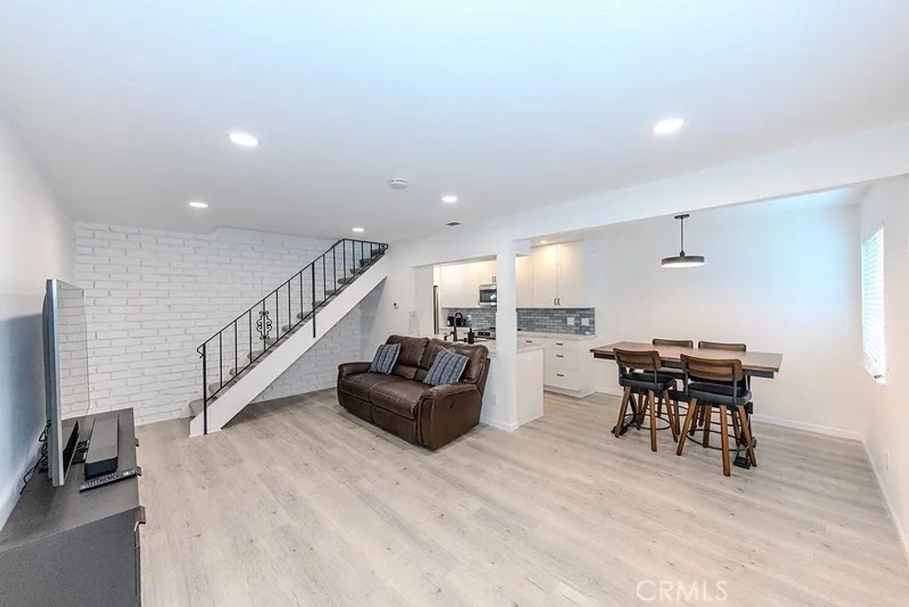 16684 Arbor 110C, Huntington Beach, CA 92647
