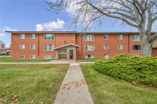 21999 River Oaks Drive F3, Rocky River, OH 44116