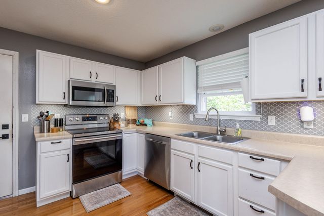 512 AMAZON DR, Columbia, MO 65202