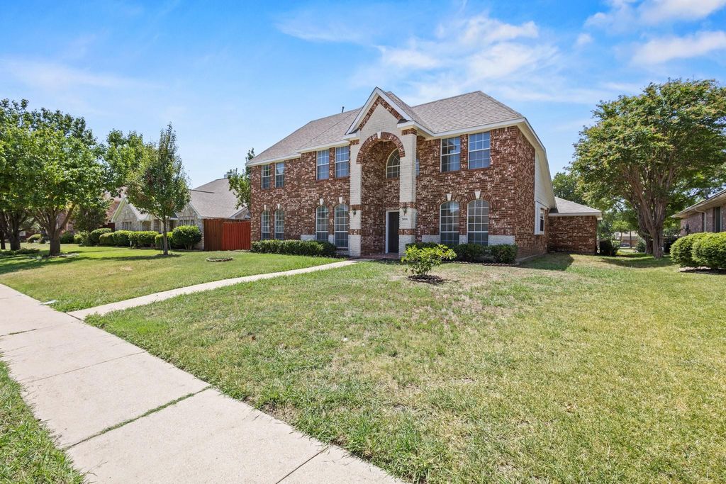 3805 Wellington Drive, Richardson, TX 75082