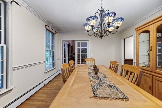 227 Eight Lots Rd, Sutton, MA 01590