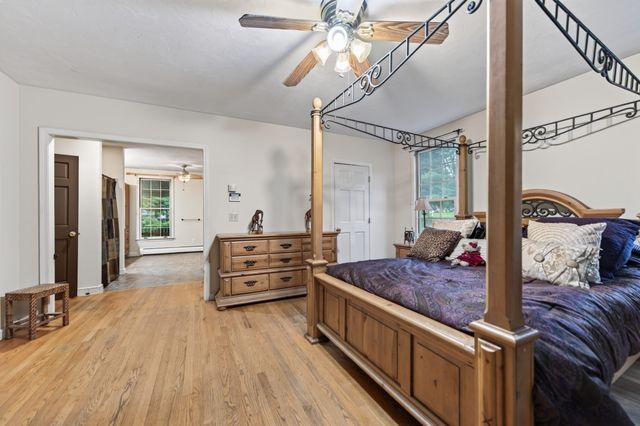 227 Eight Lots Rd, Sutton, MA 01590