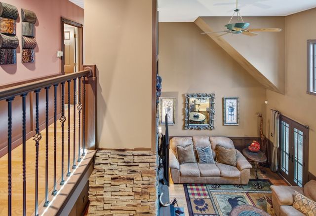 227 Eight Lots Rd, Sutton, MA 01590