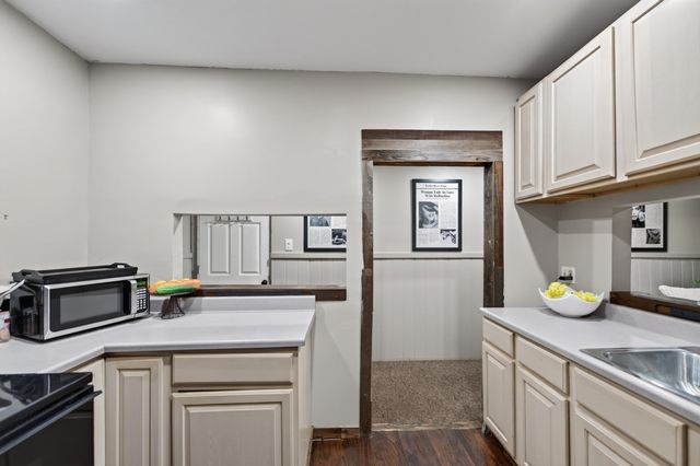 227 Eight Lots Rd, Sutton, MA 01590