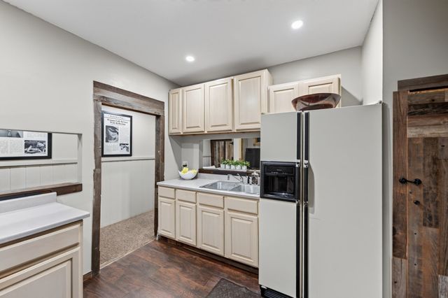 227 Eight Lots Rd, Sutton, MA 01590