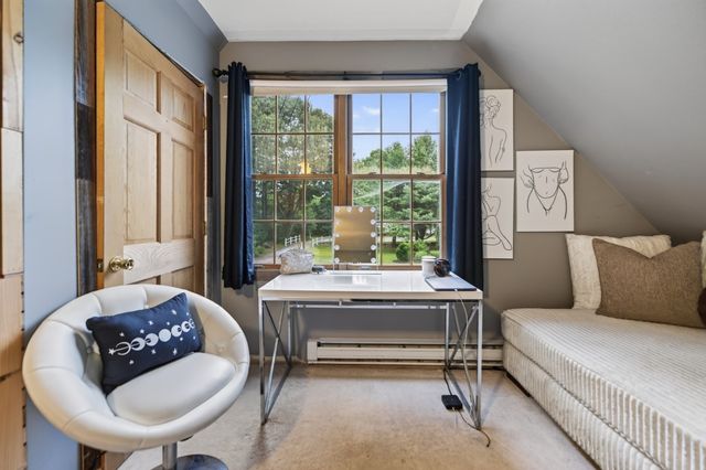 227 Eight Lots Rd, Sutton, MA 01590