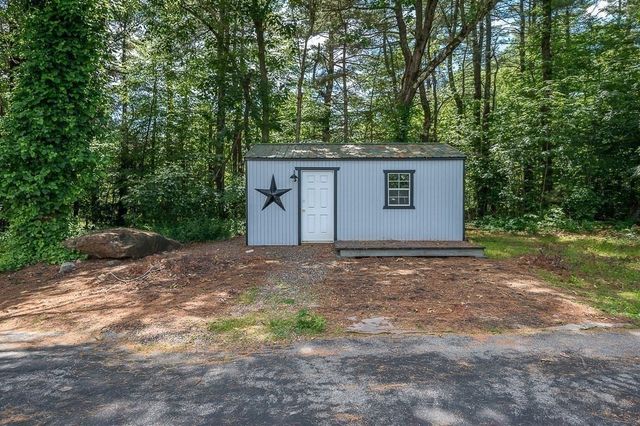 227 Eight Lots Rd, Sutton, MA 01590