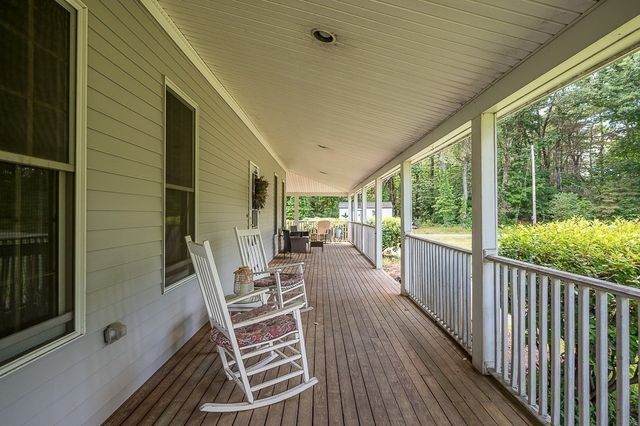227 Eight Lots Rd, Sutton, MA 01590