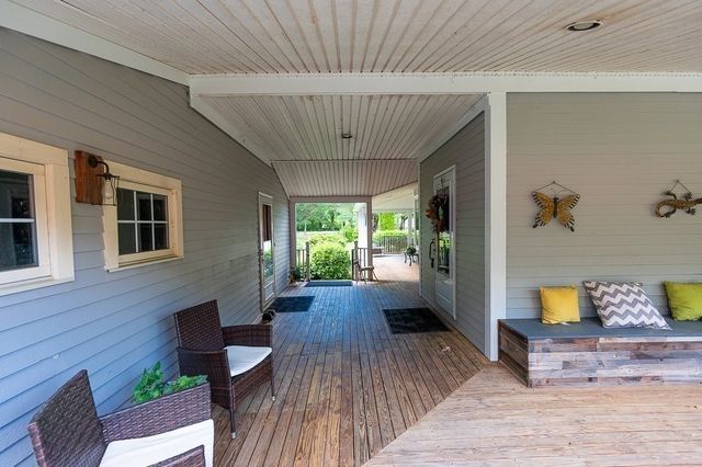 227 Eight Lots Rd, Sutton, MA 01590