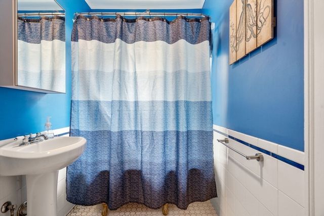 18 Kingsboro Park 1, Boston, MA 02130