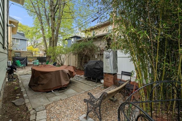 18 Kingsboro Park 1, Boston, MA 02130