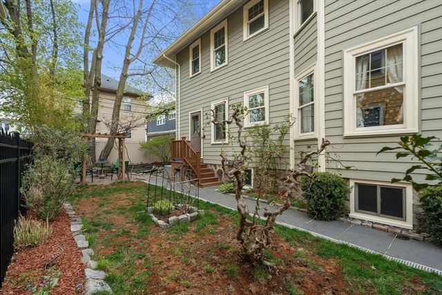 18 Kingsboro Park 1, Boston, MA 02130