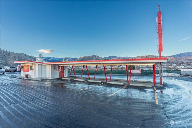 120 Rock Island Road, East Wenatchee, WA 98802