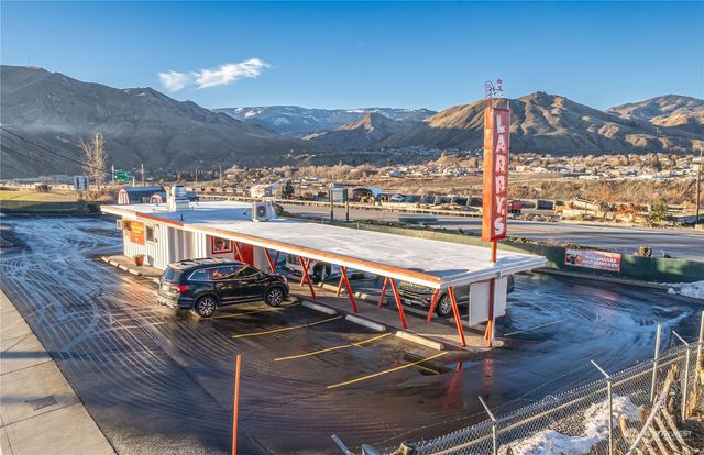 120 Rock Island Road, East Wenatchee, WA 98802