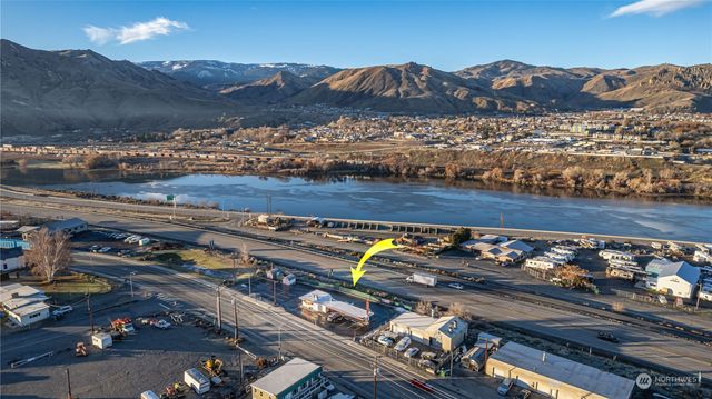 120 Rock Island Road, East Wenatchee, WA 98802