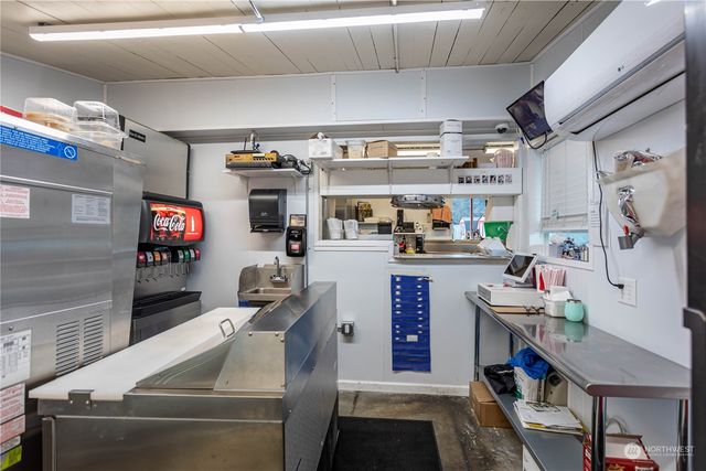 120 Rock Island Road, East Wenatchee, WA 98802