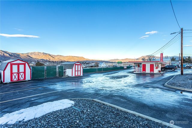 120 Rock Island Road, East Wenatchee, WA 98802