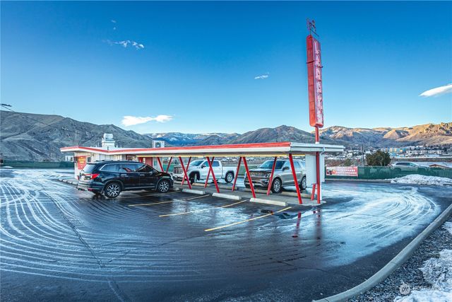 120 Rock Island Road, East Wenatchee, WA 98802