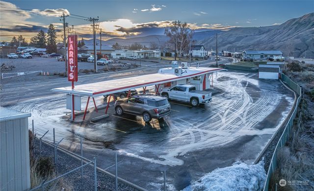 120 Rock Island Road, East Wenatchee, WA 98802