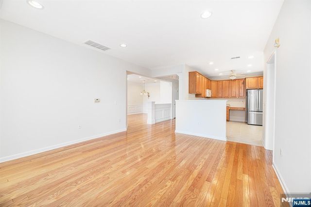 8421 Warrens Way 421, Wanaque, NJ 07465