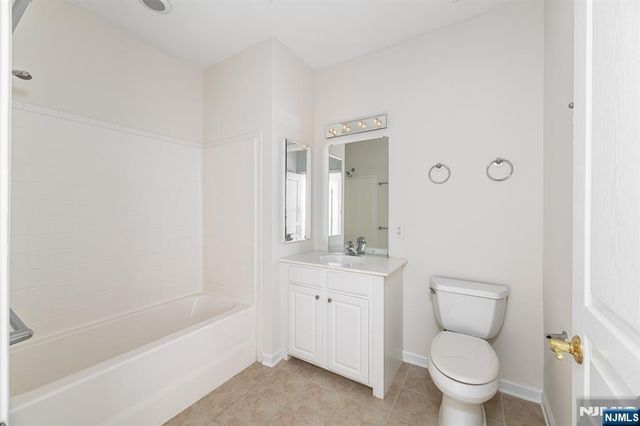 8421 Warrens Way 421, Wanaque, NJ 07465