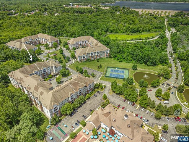 8421 Warrens Way 421, Wanaque, NJ 07465