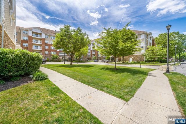 8421 Warrens Way 421, Wanaque, NJ 07465