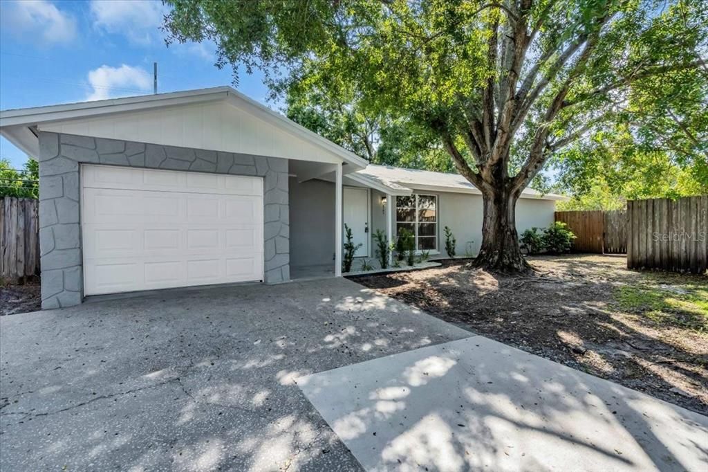 6702 GLEN FOREST COURT, Tampa, FL 33615