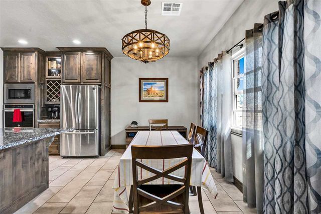 366 Mountain Ridge Dr, Lawton, OK 73507