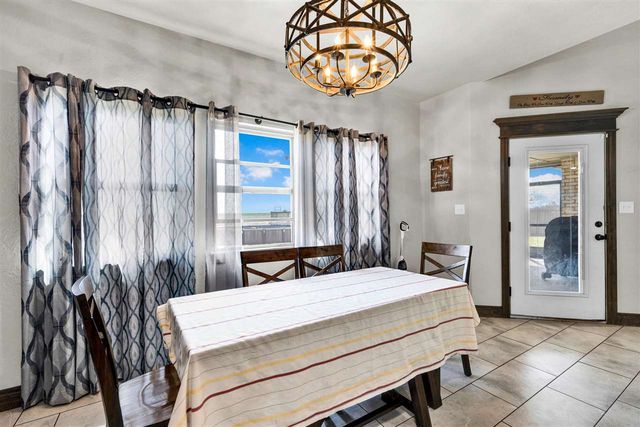 366 Mountain Ridge Dr, Lawton, OK 73507