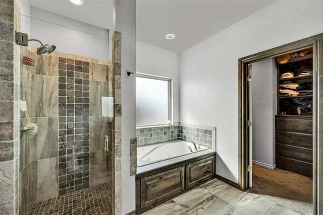 366 Mountain Ridge Dr, Lawton, OK 73507