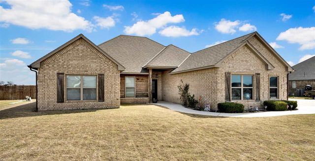 366 Mountain Ridge Dr, Lawton, OK 73507