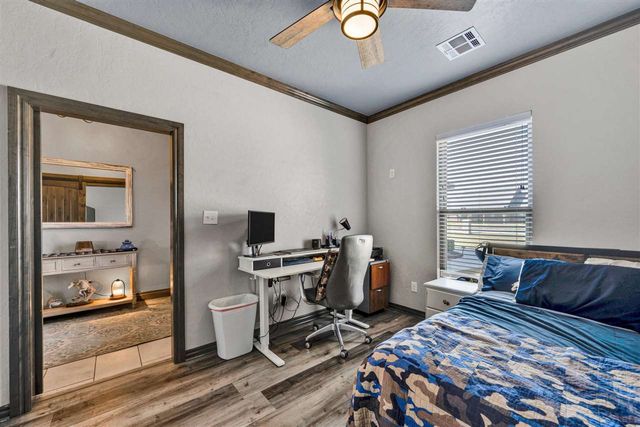 366 Mountain Ridge Dr, Lawton, OK 73507