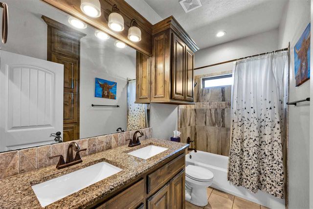 366 Mountain Ridge Dr, Lawton, OK 73507